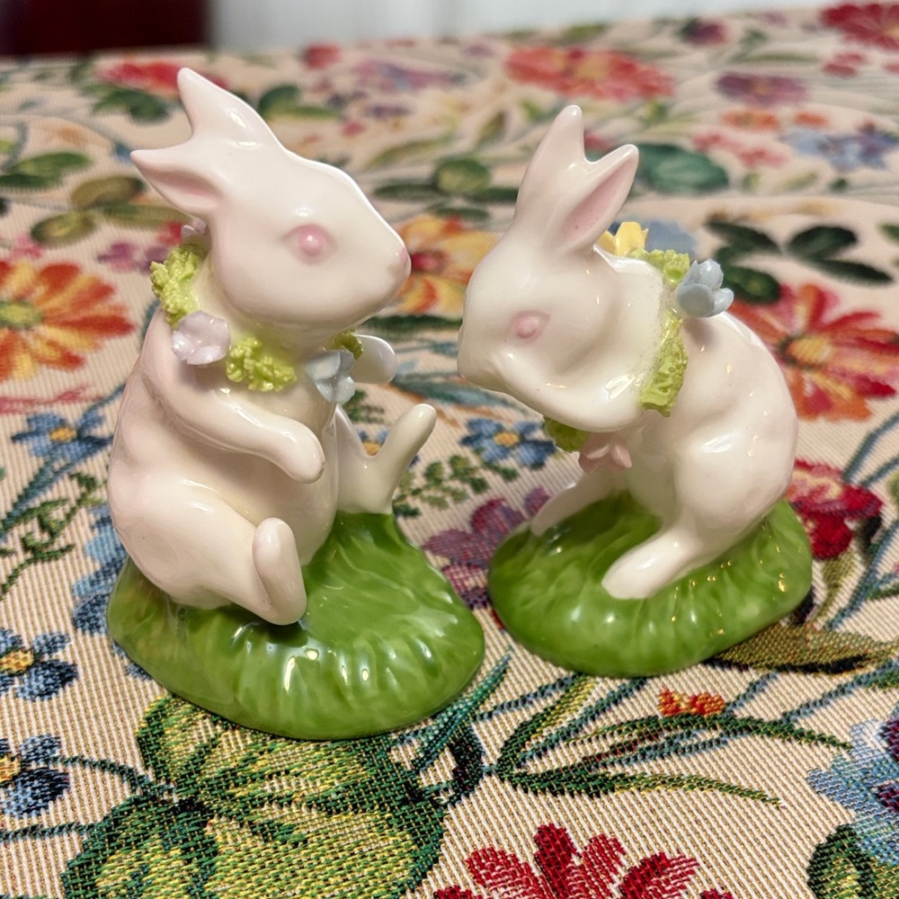 Meico Inc. Set of 2 Bunny Figurines on Green Base